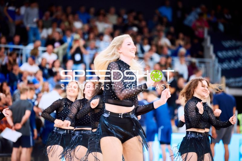 Tanzgruppe bei Performance