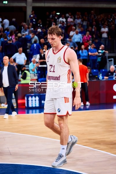 21, FC Bayern Basketball verlässt Spielfeld