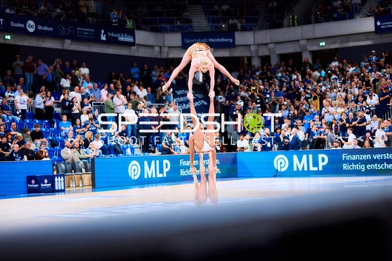 MLP Academics Team auf Court