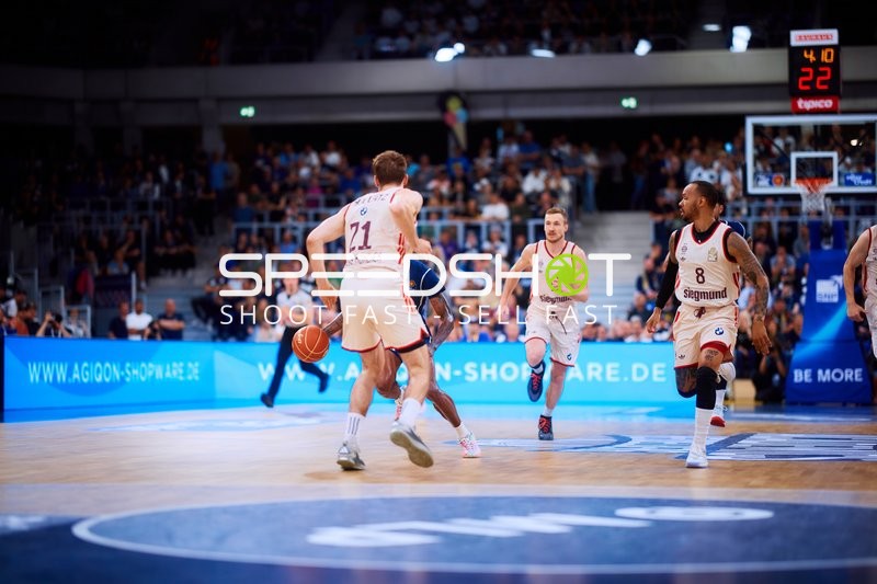 Spieler in Bewegung auf dem Court