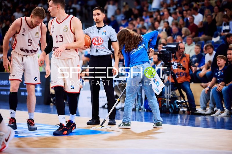 Spielunterbrechung mit Court Reinigung