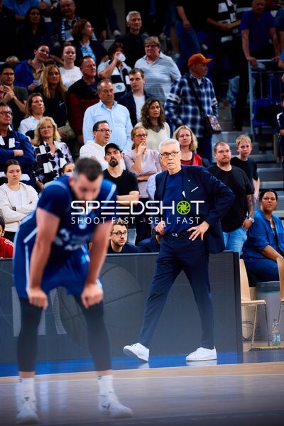 Trainer an der Seitenlinie