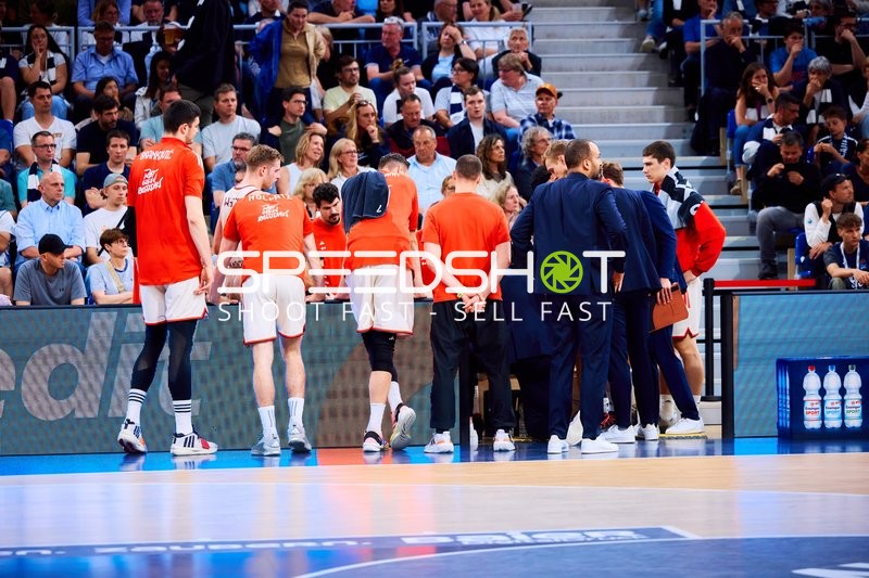 FC Bayern Basketball an der Seitenlinie