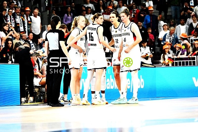 DBB Spielerinnen auf dem Court