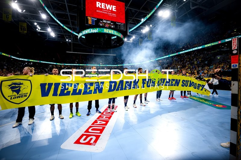 Rhein-Neckar Löwen mit Banner