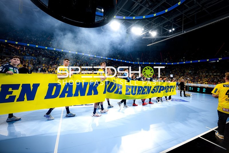 Rhein-Neckar Löwen mit Banner