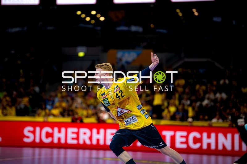 Handball Wurf Jon Lindenchrone Andersen (42; Rhein Neckar Löwen)