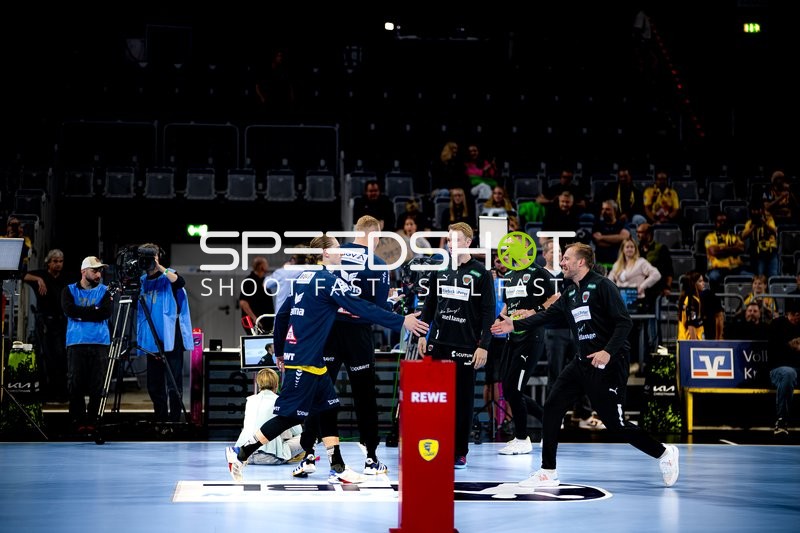 Handball Begrüßung vor Spiel