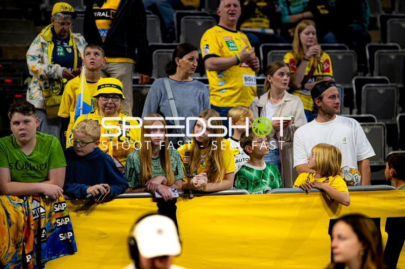 Fans in der SAP Arena