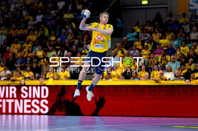 Wurf von Tim Nothdurft (8; Rhein Neckar Löwen)