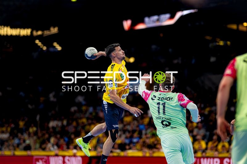 Spieler mit Ball in Aktion