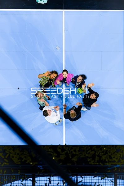 Team sammelt sich im Kreis