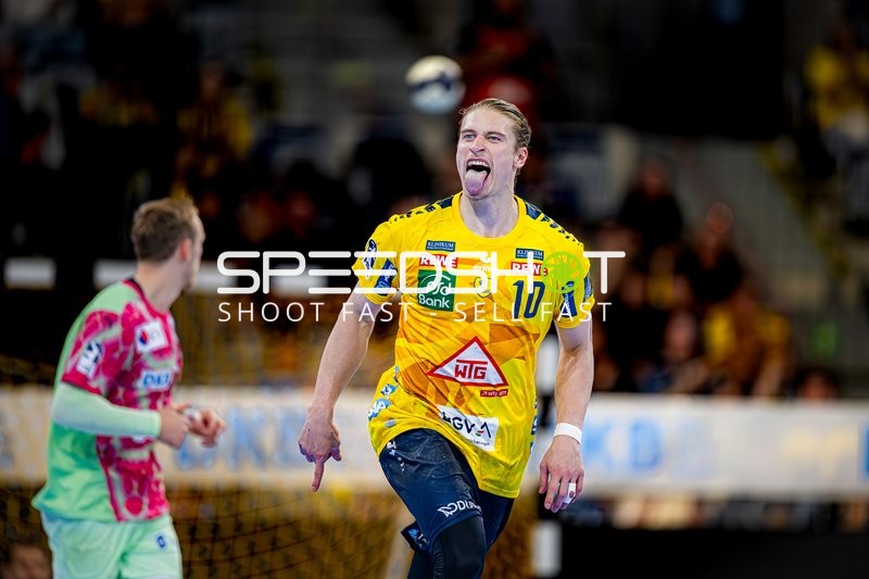 Juri Knorr (10, Rhein Neckar Löwen) jubelt