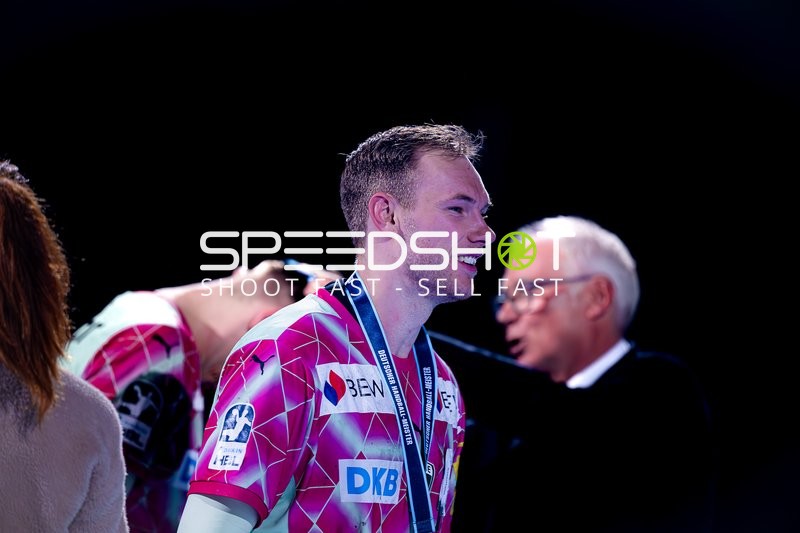 Handballspieler bei Feier