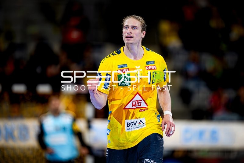 Spieler Juri Knorr (10; Rhein Neckar Löwen) in Position