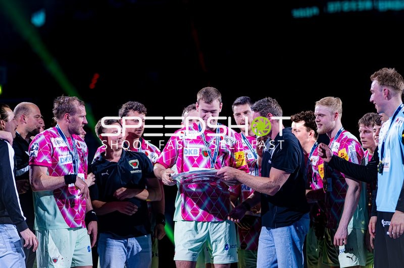 Füchse Berlin feiern gemeinsam