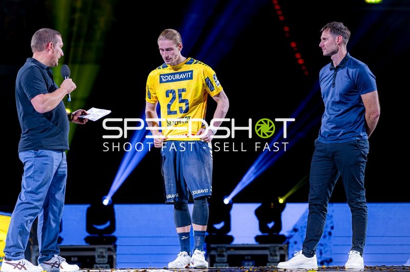 Spieler und Moderator in Halle