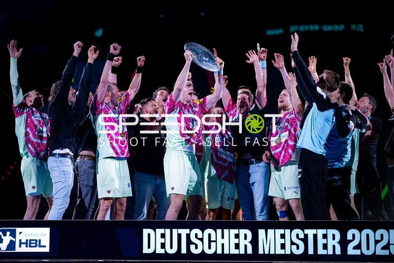 Füchse Berlin feiern Meistertitel