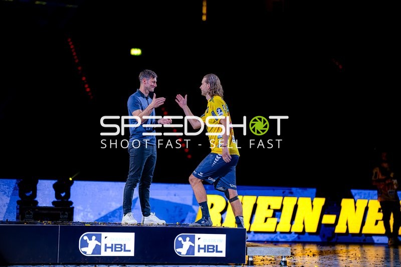 Spieler der Rhein-Neckar Löwen in der Halle