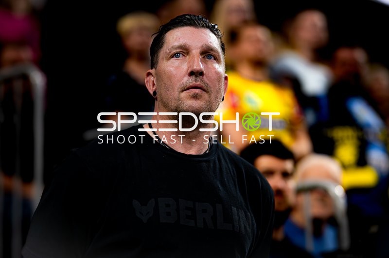 Trainer an der Seitenlinie