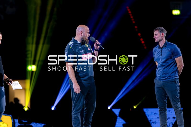 Co-Trainer Michael Jacobsen (co-trainer; Rhein Neckar Löwen) spricht