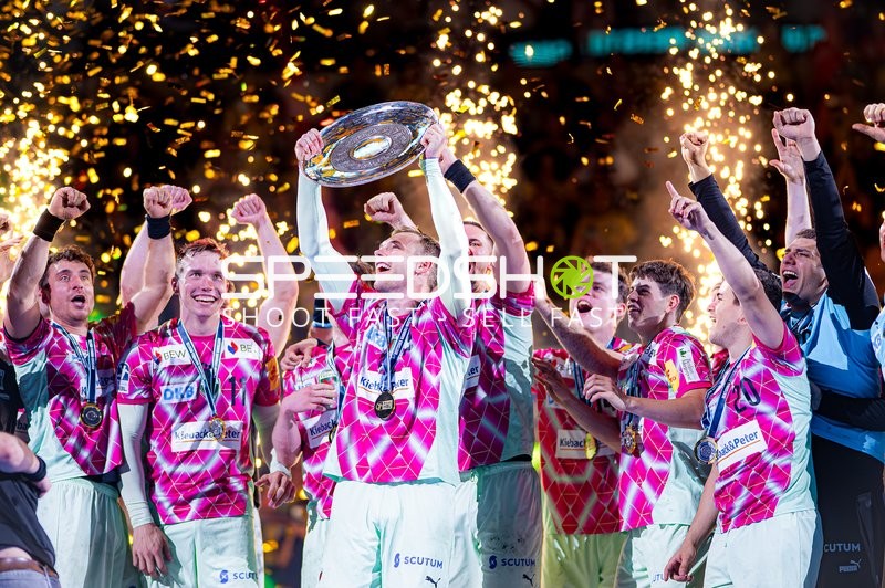 Füchse Berlin feiern Sieg