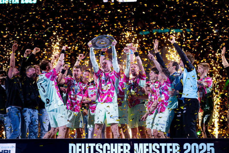 Füchse Berlin feiern den Meistertitel 2025