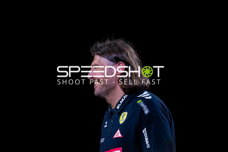 Cheftrainer Sebastian Hinze (cheftrainer; Rhein Neckar Löwen) gibt Anweisungen