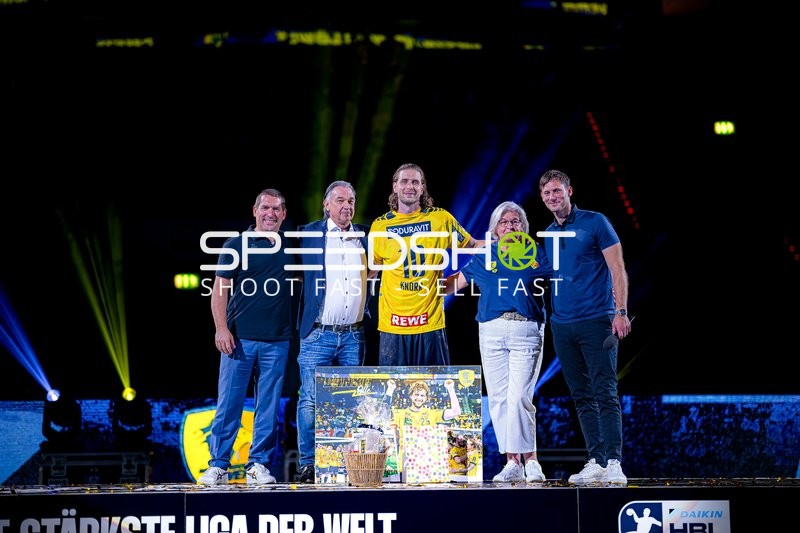 Ehrung für Juri Knorr (10; Rhein Neckar Löwen)