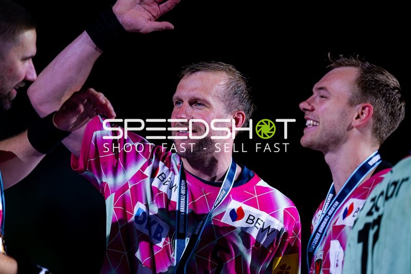 Füchse Berlin feiern gemeinsam