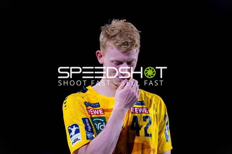 Spieler Jon Lindenchrone Andersen (42; Rhein Neckar Löwen) in Position