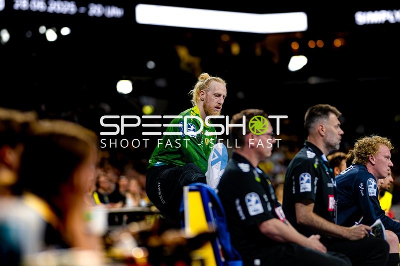 Torwart an der Seitenlinie