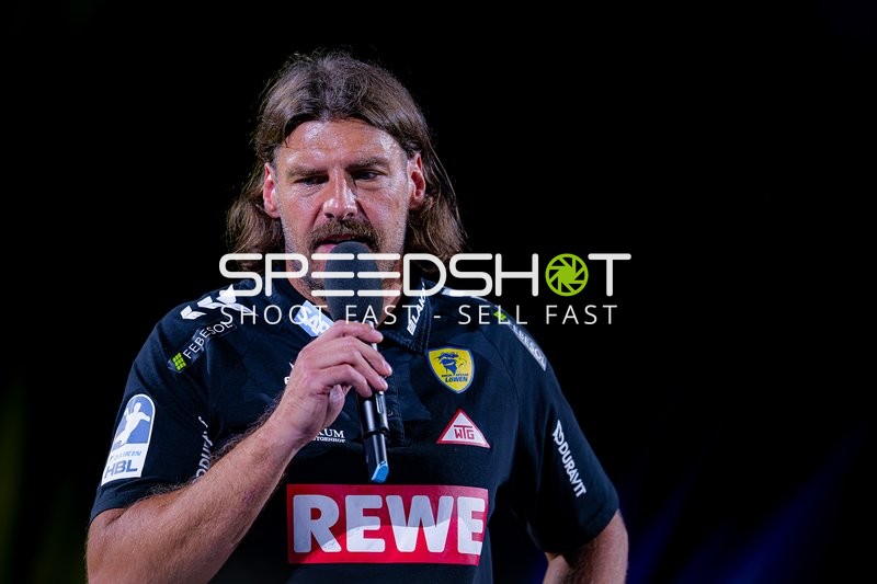 Cheftrainer Sebastian Hinze (cheftrainer; Rhein Neckar Löwen) in Aktion