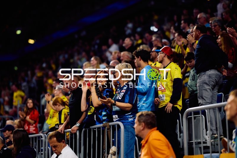 Fans in der SAP Arena