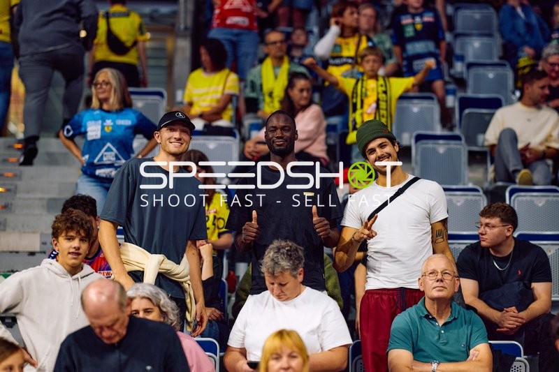 Zuschauer in der Halle