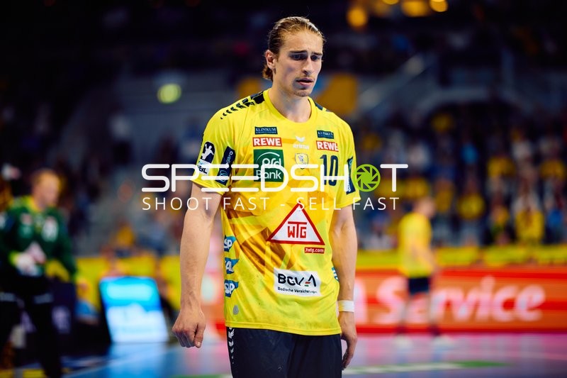 Spieler Juri Knorr (10; Rhein Neckar Löwen) in Position