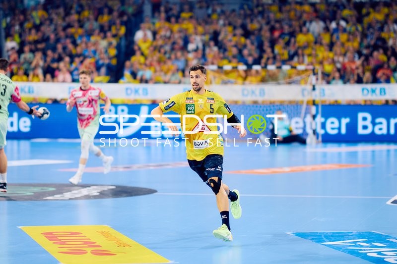 Spieler Ivan Martinović (5; Rhein Neckar Löwen) in Aktion