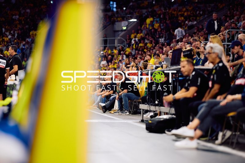 Team an der Seitenlinie