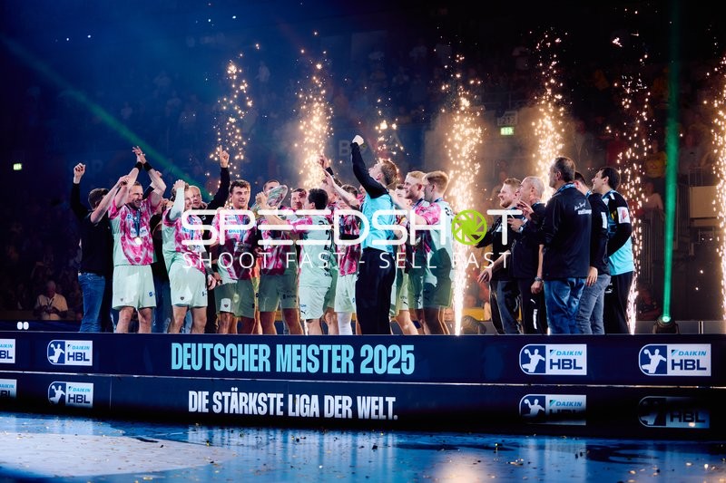 Füchse Berlin feiern Meistertitel