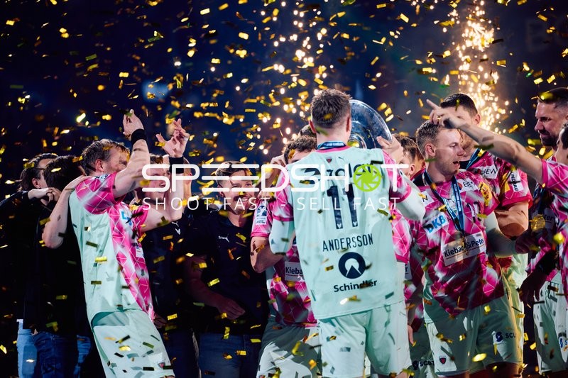 Füchse Berlin feiern Sieg