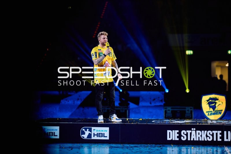 49, Rhein Neckar Löwen spricht