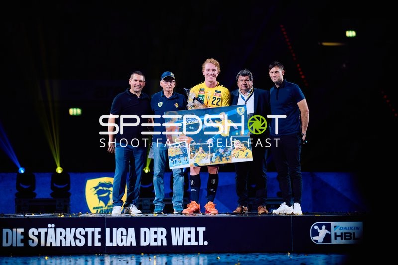 Ehrung für Gustav Davidsson (22; Rhein Neckar Löwen)