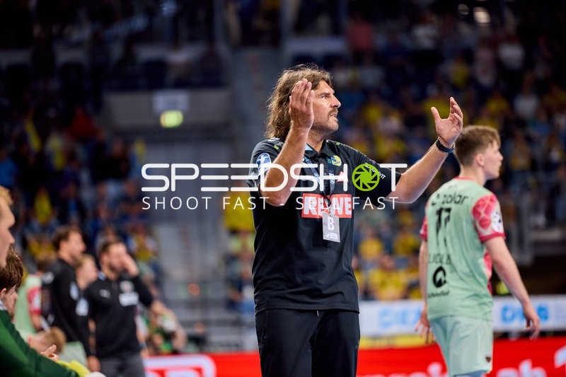 Trainer an der Seitenlinie