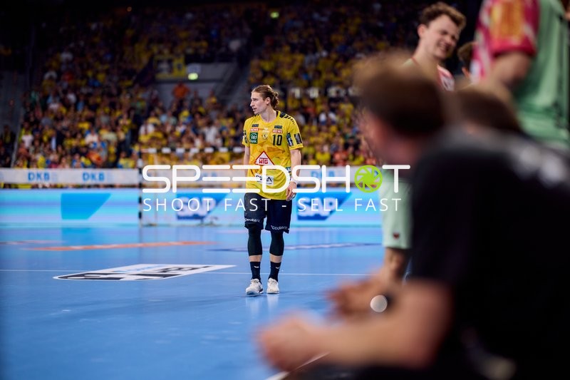 Juri Knorr (10, Rhein Neckar Löwen) steht auf dem Spielfeld