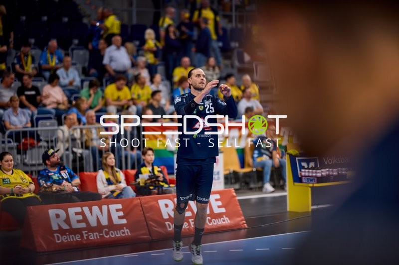 Spieler Olle Forsell-Schefvert (25; Rhein Neckar Löwen) in Position