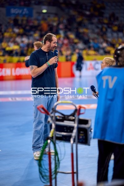 Moderation auf dem Spielfeld