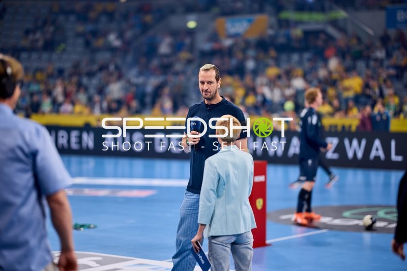 Moderation auf dem Spielfeld