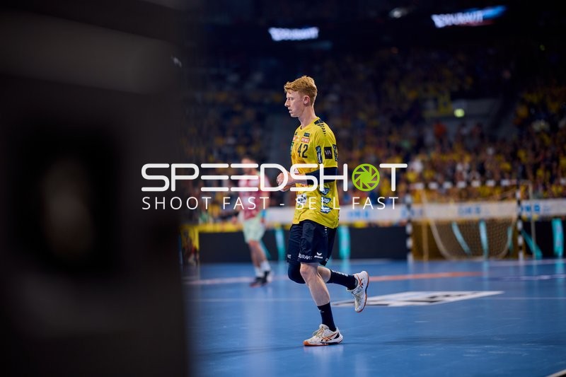 Spieler Jon Lindenchrone Andersen (42; Rhein Neckar Löwen) in Position