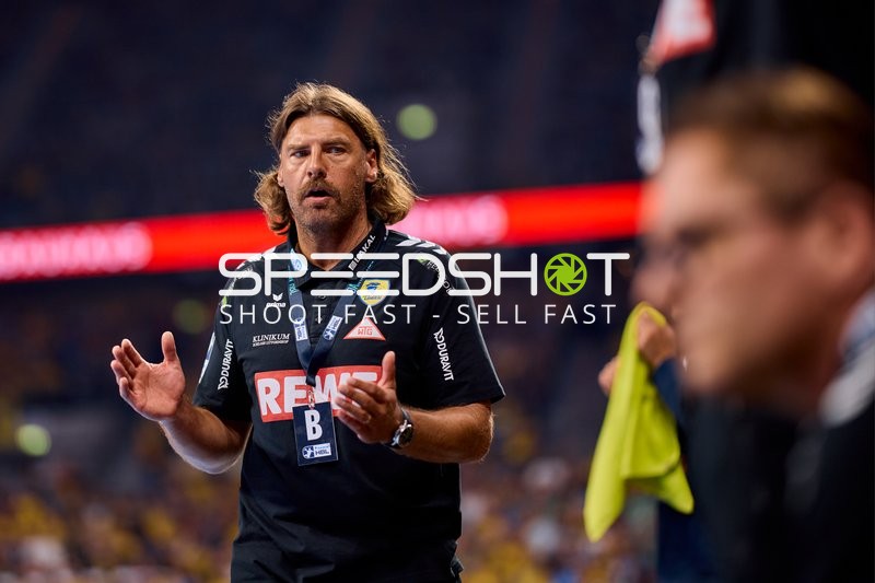 Trainer gestikuliert