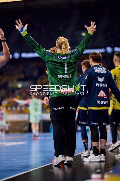 Mikael Appelgren (1, Rhein Neckar Löwen) hebt Arme